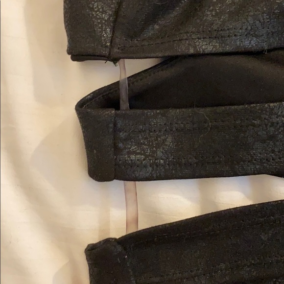 Shiny black top - Picture 4 of 4